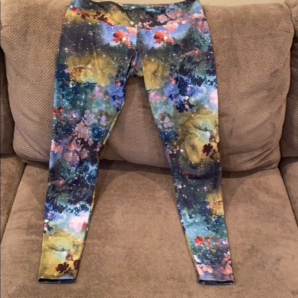 Onzie M/L Floral/Celestial Leggings 🌟 🌸